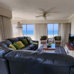 The best of Margate's seaside charm is Don Juan 2 on Margate seafront with 3 smart TVs, Netflix, WiFi, pool and breaker sea views.
