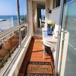 The best of Margate's seaside charm is Don Juan 2 on Margate seafront with 3 smart TVs, Netflix, WiFi, pool and breaker sea views.