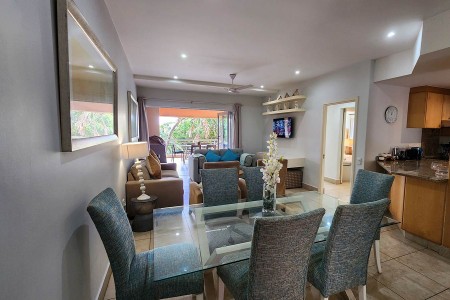 Mystique 8 is a beautiful seafront 3 bedroom 6 sleeper self-catering family holiday flat in Shelly Beach on the South Coast of KwaZulu Natal in South Africa.
