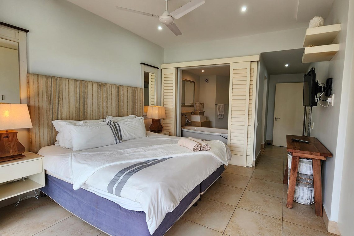 Mystique 8 is a beautiful seafront 3 bedroom 6 sleeper self-catering family holiday flat in Shelly Beach on the South Coast of KwaZulu Natal in South Africa.