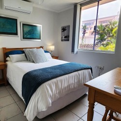 Octavia 7 is a tastefully furnished, upmarket 6 sleeper self-catering holiday penthouse in Manaba Beach on the South Coast of KwaZiulu Natal with a 180 ° breaker sea view.
