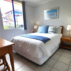 Octavia 7 is a tastefully furnished, upmarket 6 sleeper self-catering holiday penthouse in Manaba Beach on the South Coast of KwaZiulu Natal with a 180 ° breaker sea view.