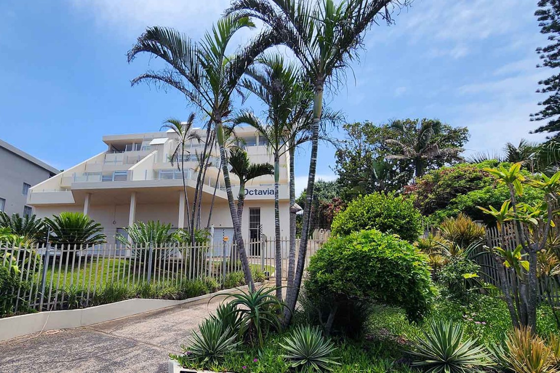 Octavia 7 is a tastefully furnished, upmarket 6 sleeper self-catering holiday penthouse in Manaba Beach on the South Coast of KwaZiulu Natal with a 180 ° breaker sea view.
