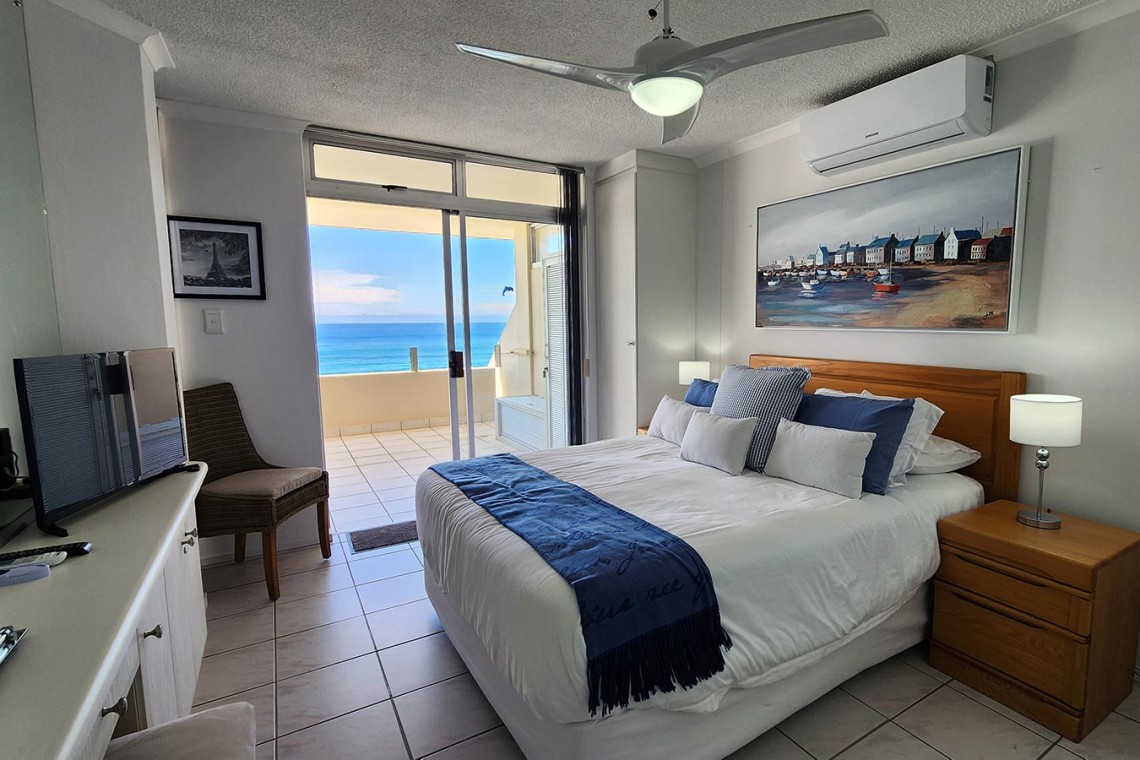 Octavia 7 is a tastefully furnished, upmarket 6 sleeper self-catering holiday penthouse in Manaba Beach on the South Coast of KwaZiulu Natal with a 180 ° breaker sea view.