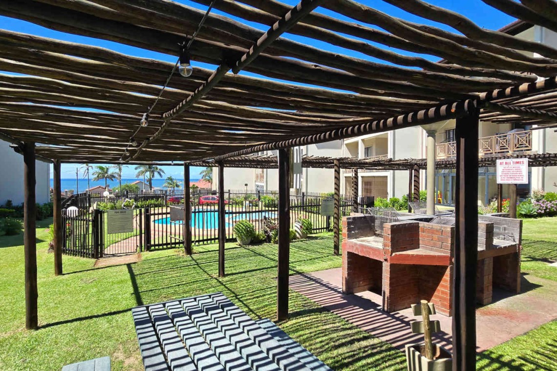 Topanga 71 is an exquisite self-catering apartment in Uvongo, an elegant South Coast holiday accommodation & an ideal family rental for a memorable KwaZulu-Natal getaway.