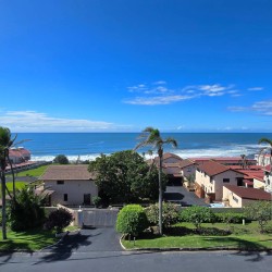 Topanga 71 is an exquisite self-catering apartment in Uvongo, an elegant South Coast holiday accommodation & an ideal family rental for a memorable KwaZulu-Natal getaway.