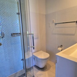 Strachan 2127 is a luxury holiday home in Ramsgate, located on the beachfront of Ramsgate Beach. This stunning sea-view rental in KwaZulu-Natal offers breathtaking ocean views, an infinity pool, and modern comforts—making it the perfect family-friendly getaway in South Africa.