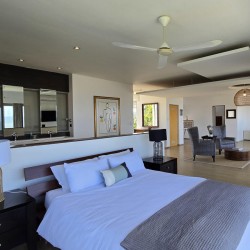 Strachan 2127 is a luxury holiday home in Ramsgate, located on the beachfront of Ramsgate Beach. This stunning sea-view rental in KwaZulu-Natal offers breathtaking ocean views, an infinity pool, and modern comforts—making it the perfect family-friendly getaway in South Africa.