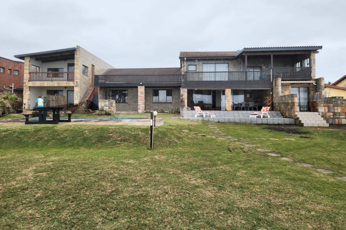 Sea Park Beach House - The holiday home with sea view in Sea Park on the South Coast of KwaZulu Natal