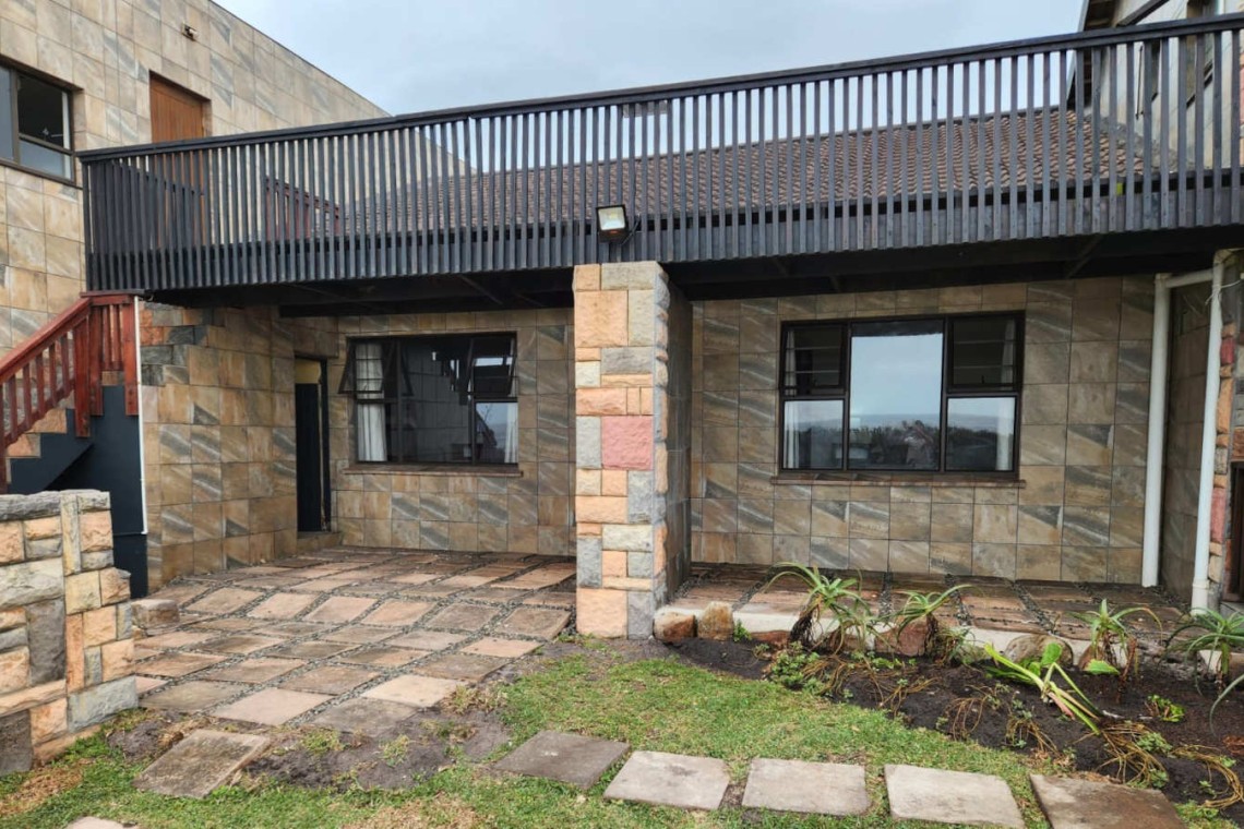 Sea Park Beach House, the built in braai at the family beach house in holiday home with sea view in Sea Park on the South Coast of KwaZulu Natal