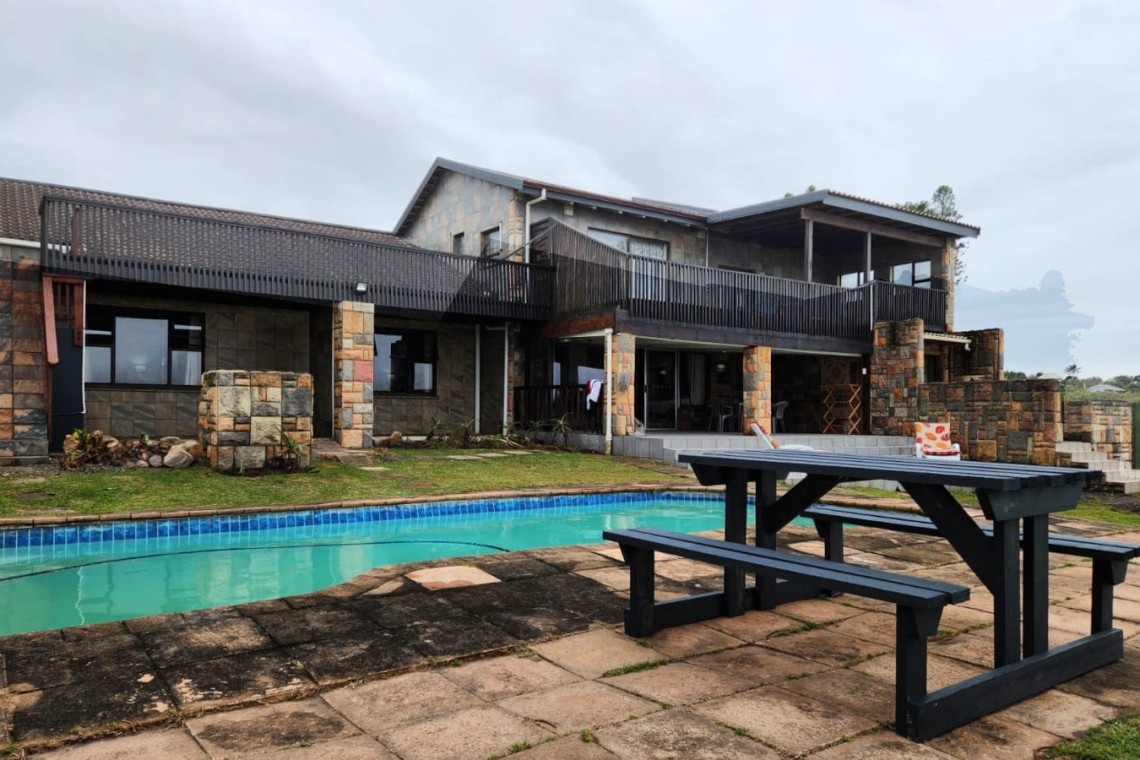 Sea Park Beach House - The swimming pool at the holiday home on the KwaZulu Natal South Coast.