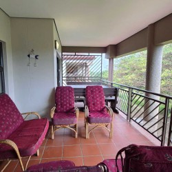 Shelly Beach holiday apartment with private braai area – Portofino 15